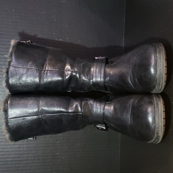 Women's faux fur, leather bootie. Size 10. - Picture 2 of 13